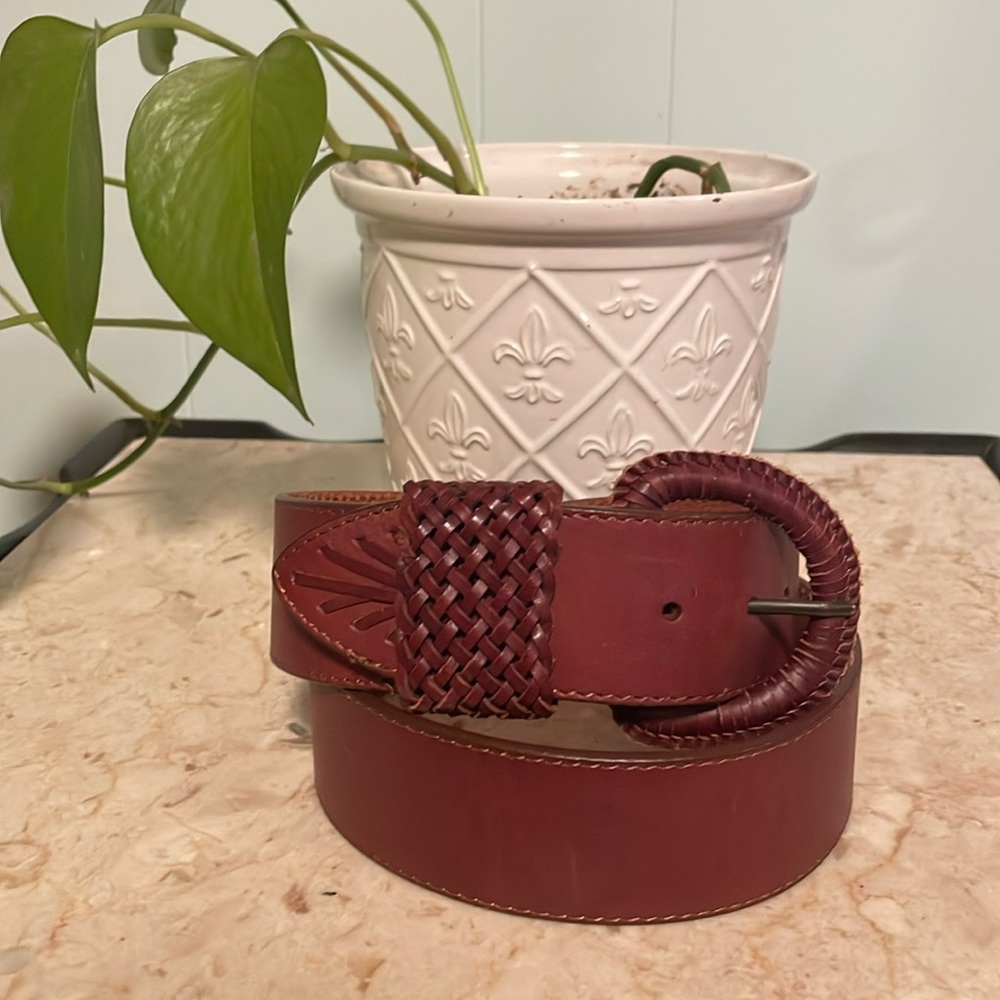 Beautiful like new leather belt w/braid design Sz Med by 7 Hills San Francisco